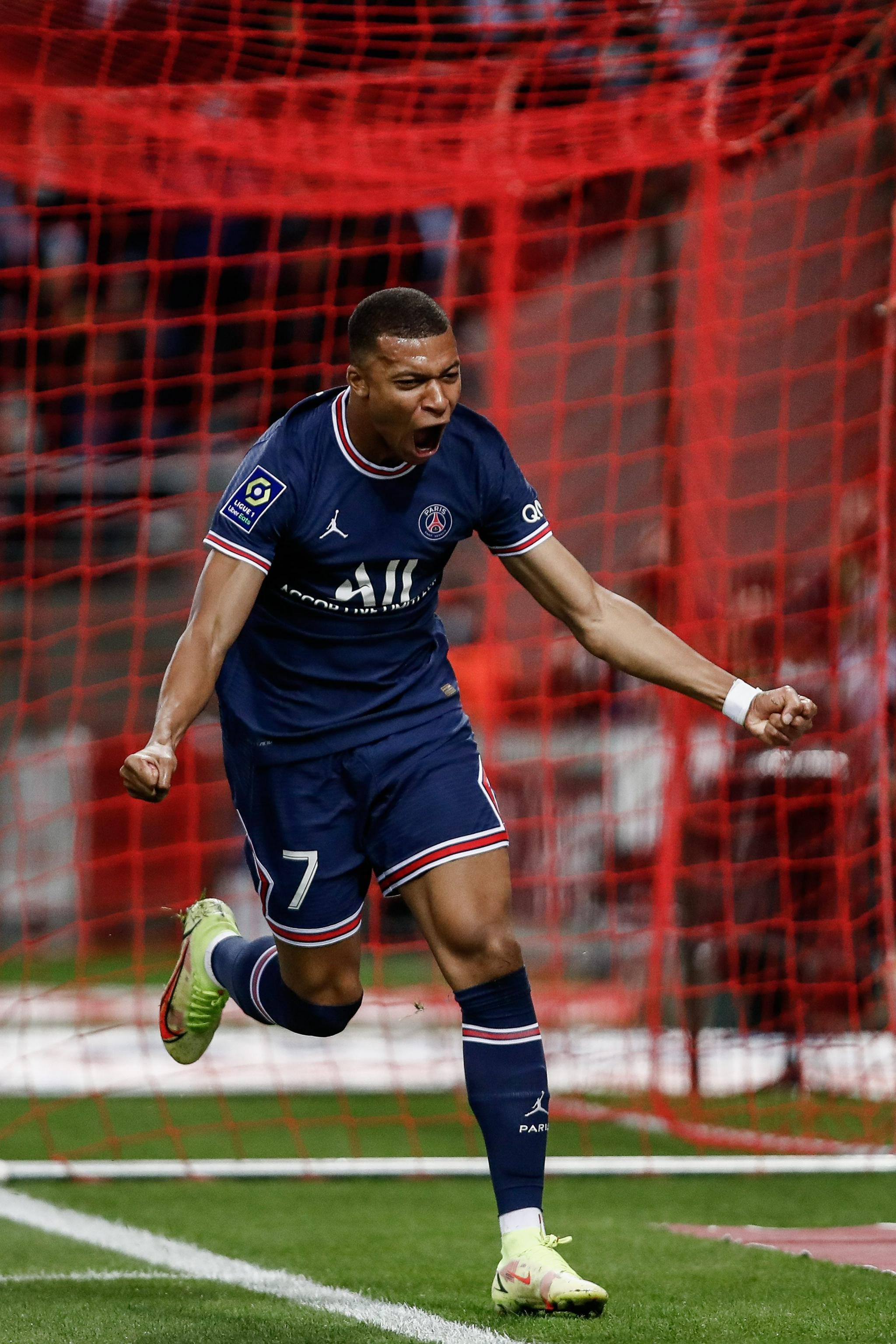 米体：DV9已失去世界杯机会，多家豪门想明年免签他（米兰体育报：DV9无缘世界杯，多家豪门计划明年免签引进他）