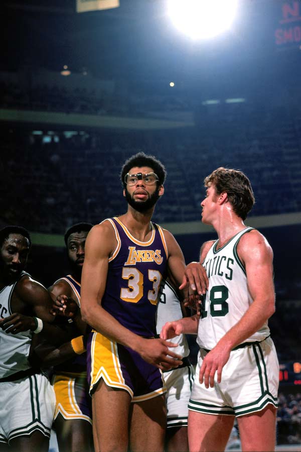 梅西美职联夺冠，C罗黯然神伤（梅西加冕美职联冠军，C罗黯然失色）