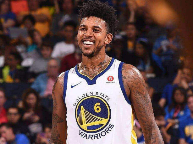 德天空：虽然桑乔愿意把薪水减半，但多特对签下他仍存疑虑（德天空：桑乔愿降薪五成 多特对签回仍显犹豫）