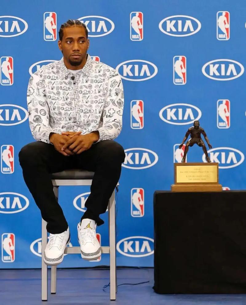 米体：虽然DV9经历肌肉疲劳，但斯帅仍会让他首发踢佛罗伦萨（米体：DV9出现肌肉疲劳，斯帅仍将安排其对阵佛罗伦萨首发）