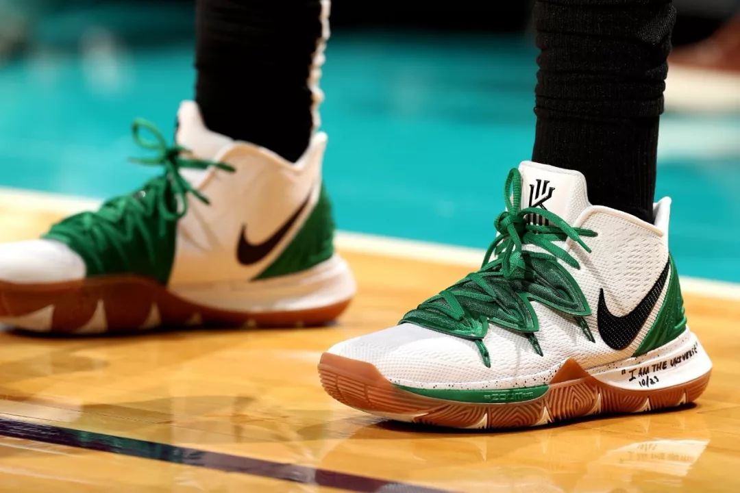 1-0,姆巴佩18岁弟弟神级停球后一剑封喉,率队4连胜,逼近法甲榜首（1-0，姆巴佩18岁弟弟神级停球后斩获制胜球，带队豪取四连胜，直逼法甲榜首）