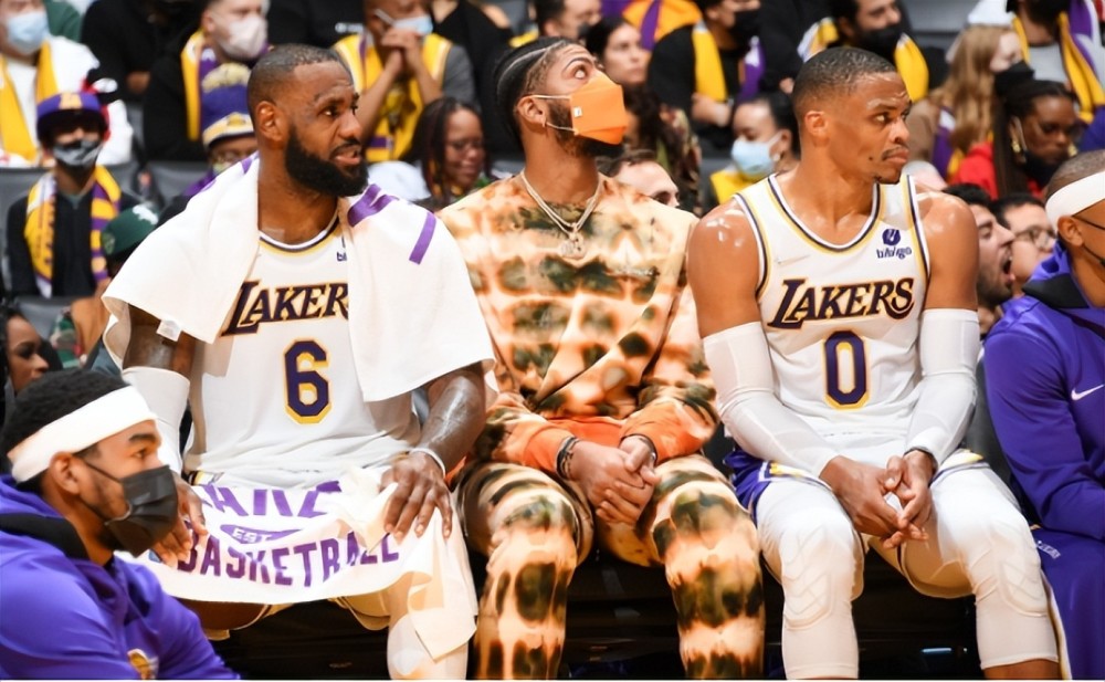 关键时刻命中率榜：华子66.7%第1&阿门60%第2&亚历山大第5（关键球命中率排行：华子66.7%居首，阿门60%次席，亚历山大第5）