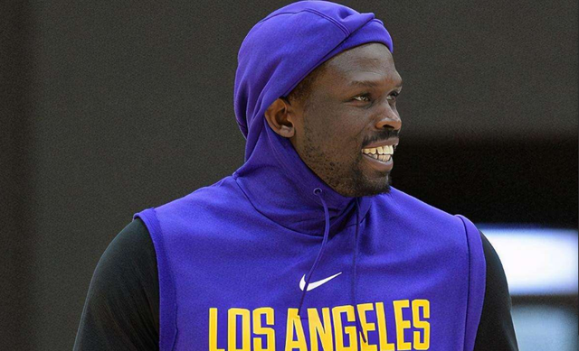 科隆4-1大胜九人汉堡，卡明斯基、马拉破门，菲拉伊、维埃拉离场（科隆4-1击退九人汉堡，卡明斯基、马拉建功，菲拉伊与维埃拉被罚下）