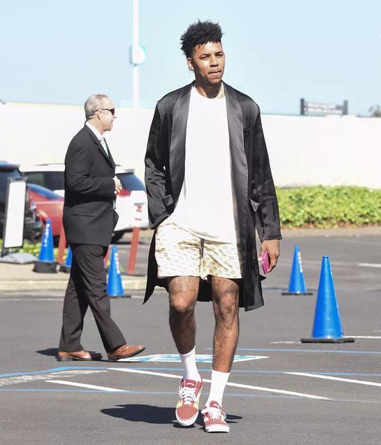 一箭双雕，姆巴佩上演皇马生涯&欧冠首次大四喜（双喜临门：姆巴佩完成皇马生涯及欧冠首个大四喜）