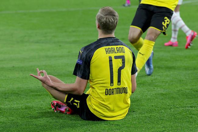 克里斯替补登场仅一分钟，就为我们扳平了比分！（克里斯替补一分钟建功，助球队扳平比分！）