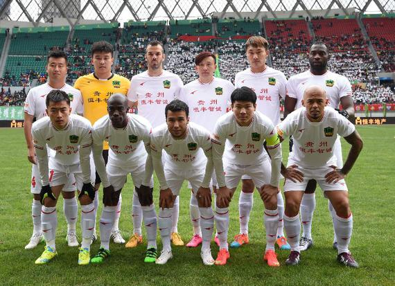 记者：韩鹏仍是泰山主帅，但俱乐部需要找个名义上的“主帅”（记者称韩鹏仍掌舵泰山，俱乐部需另觅“名义主帅”）