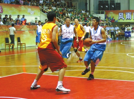 谢维军：收官战球票一下子就卖光了，我们全队上下也非常开心（谢维军：收官战门票瞬间售罄，全队上下都很开心）