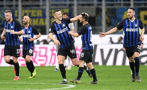 意甲最新积分战报：两大强队落败，榜首易主，争冠形势乱了（意甲积分榜更新：两强失利，榜首易位，争冠格局洗牌）