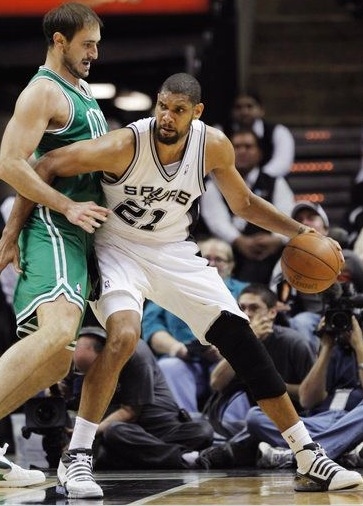 媒体人：青岛西海岸球员徐彬计划留洋，目的地有英国（媒体人称青岛西海岸球员徐彬计划赴海外发展，英国为备选目的地）