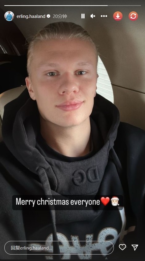 克罗斯：绿茵场上的精准指挥官（克罗斯：中场的精密调度师）