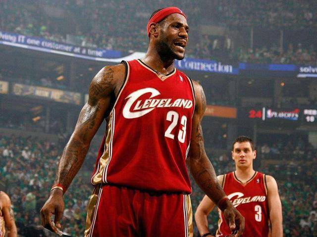 热火遭遇赛季最长的4连败，排名跌至东部第8（热火苦吞赛季最差四连败，东部排名滑落至第8）